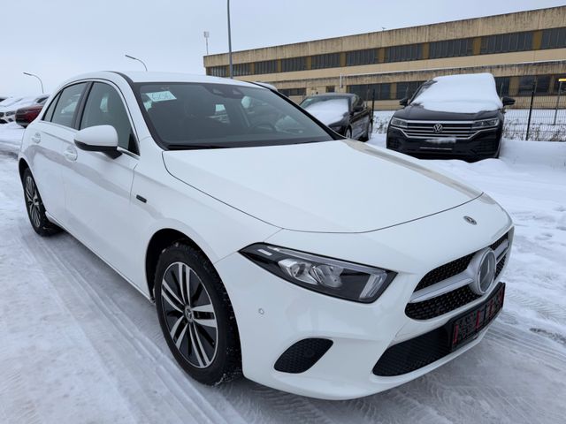 Mercedes-Benz A 250 e Distronic AHK LED Kamera Carbon Navi