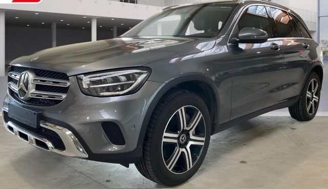 Mercedes-Benz GLC 300 e 4Matic 1.Hand Kamera Leder LED AHK