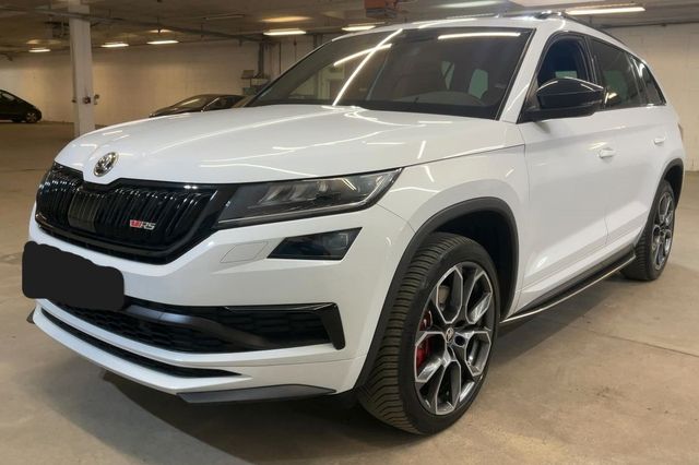 Skoda Kodiaq RS 4×4 7 Sitzer 1.Hand Pano Memory 360*