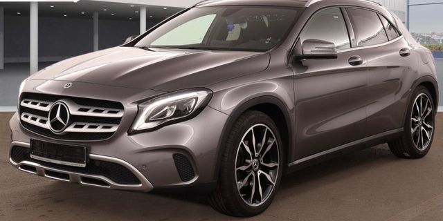 Mercedes-Benz GLA 200 Urban Panorama LED Kamera Navi